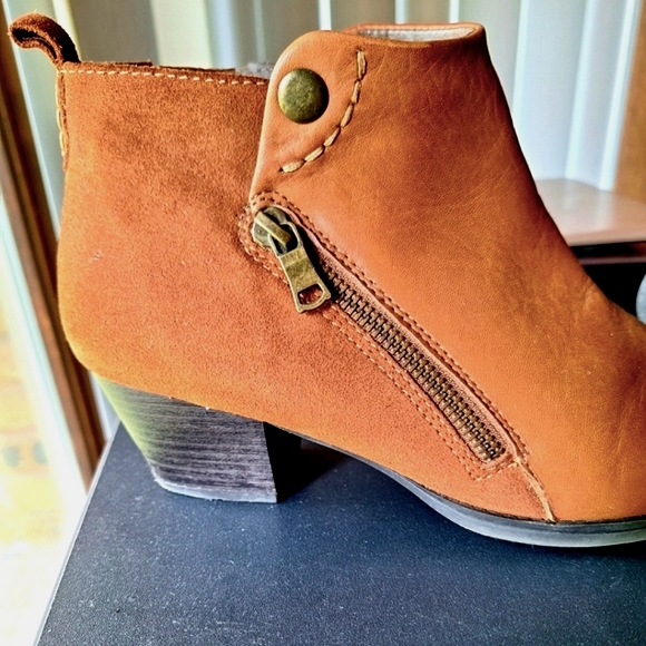 Earth ankle boots - Picture 1 of 8